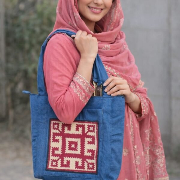 Hand bag